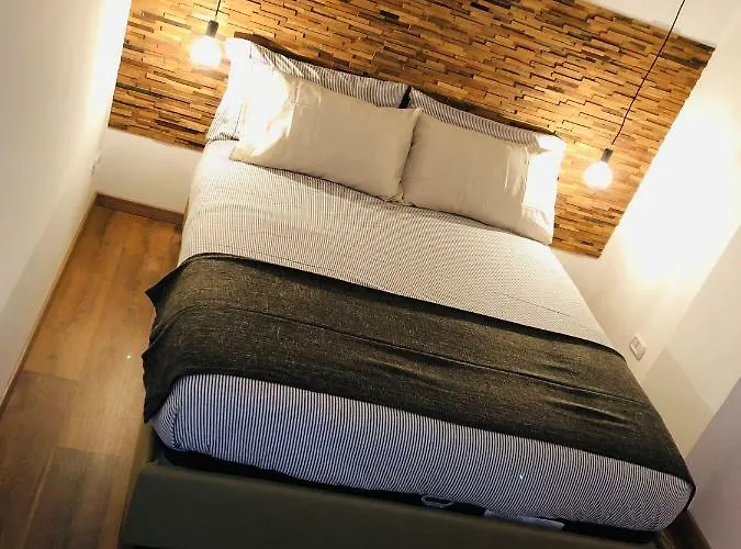 Lägenhet Olga Dependance Luxury Low Cost Neapel