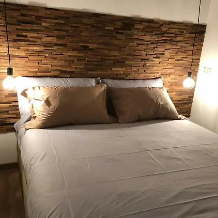 Olga Dependance Luxury Low Cost דירה *