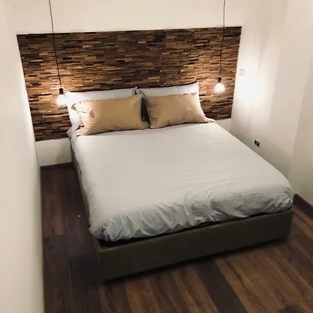 Olga Dependance Luxury Low Cost דירה *