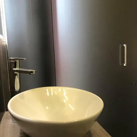 Olga Dependance Luxury Low Cost דירה *