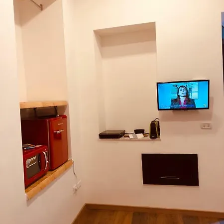 Olga Dependance Luxury Low Cost דירה *